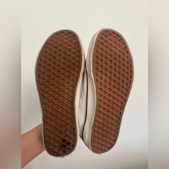 WOMENS VANS 7.5 - Picture 3 of 4